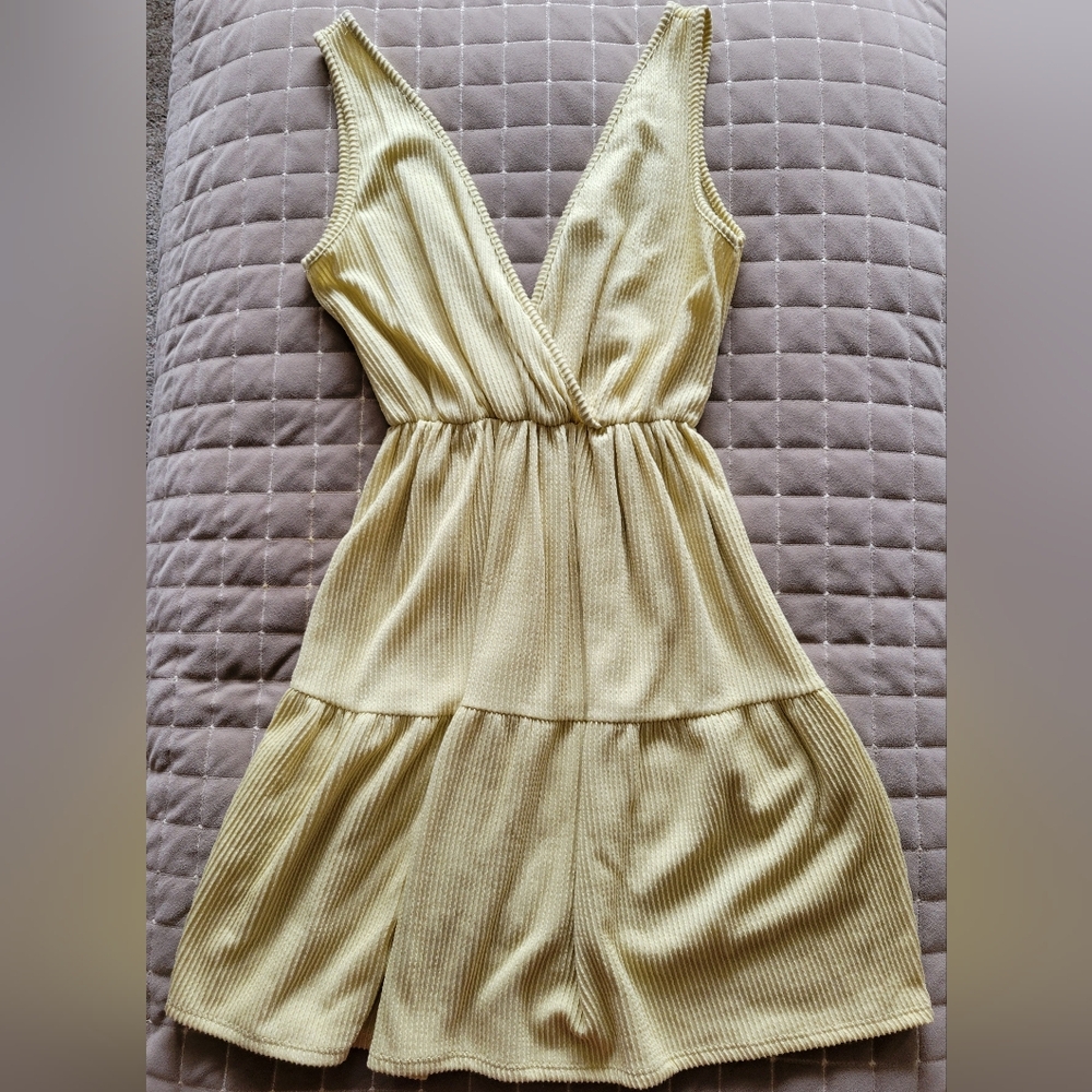 Chic Yellow V-Neck Sleeveless Dress